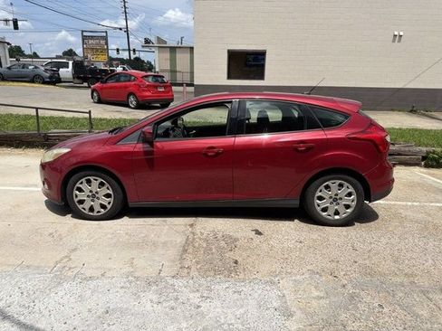 Used 2012 Ford Focus SE FWD image 3