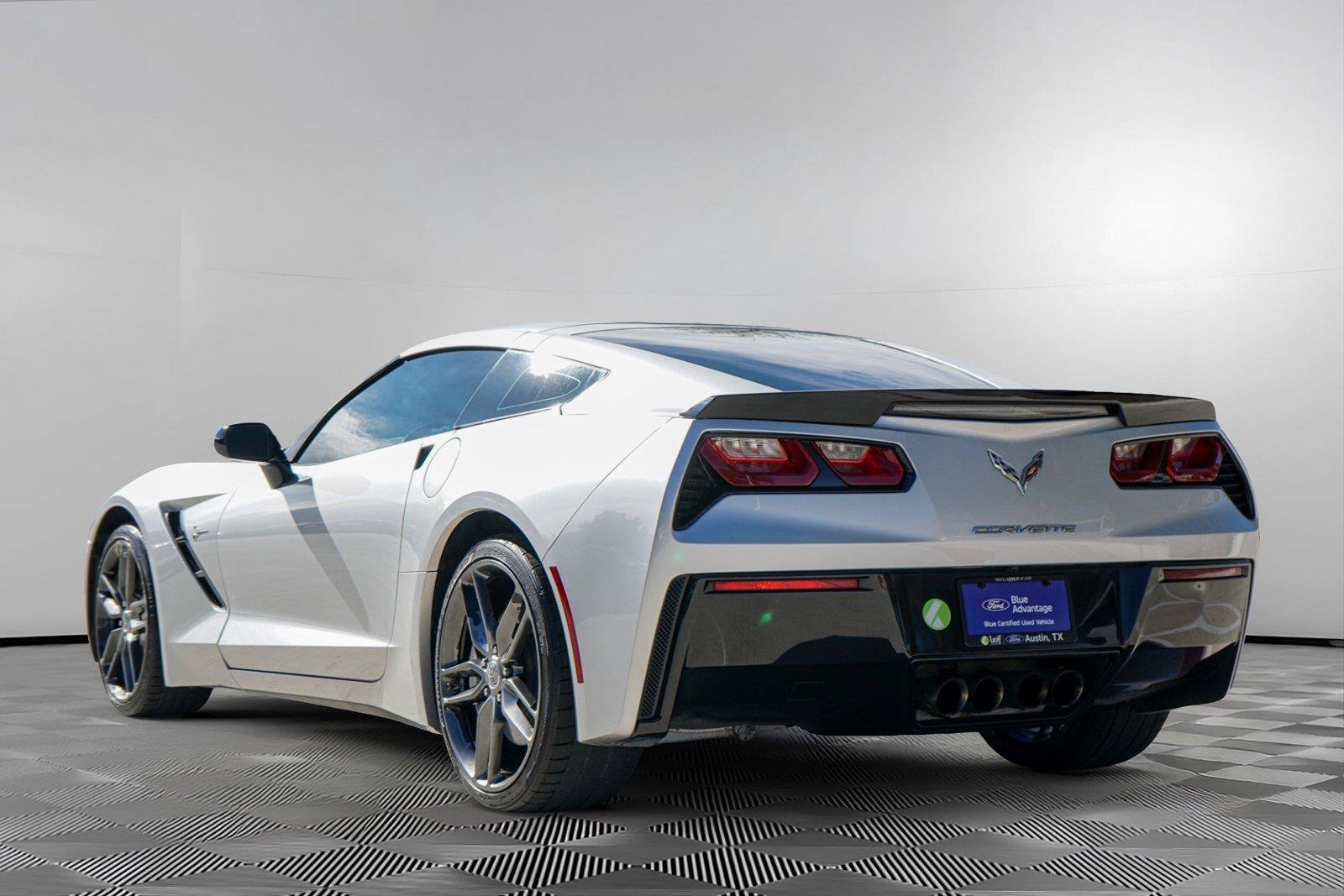 Used 2018 Chevrolet Corvette Stingray Coupe w/ 3LT Preferred Equipment Group RWD image 5