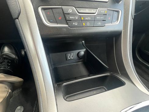 Used 2020 Ford Fusion SEL FWD image 37