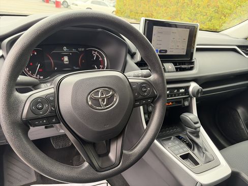 Certified 2025 Toyota RAV4 LE image 23
