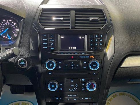 Used 2016 Ford Explorer XLT AWD/4WD image 16