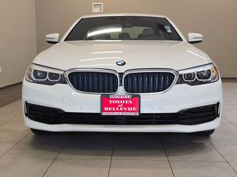 Used 2019 BMW 530e xDrive w/ Convenience Package AWD/4WD image 6