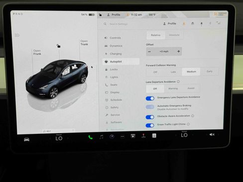 Used 2024 Tesla Model Y Long Range AWD/4WD image 29