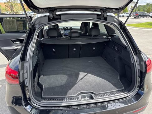 Used 2025 Mercedes-Benz GLC 350e 4MATIC image 11