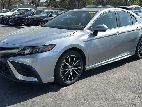 Used 2024 Toyota Camry SE FWD image 8