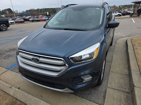 Used 2018 Ford Escape SE image 9