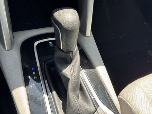 Used 2022 Toyota Corolla Cross LE FWD image 19