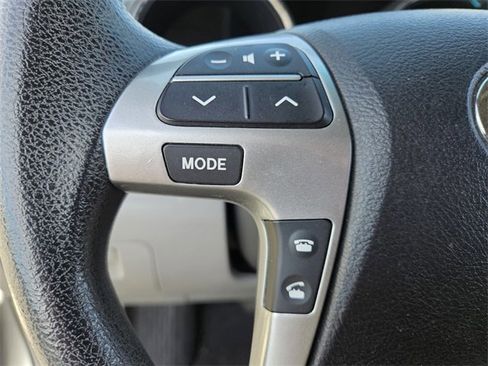 Used 2012 Toyota Highlander Base image 29