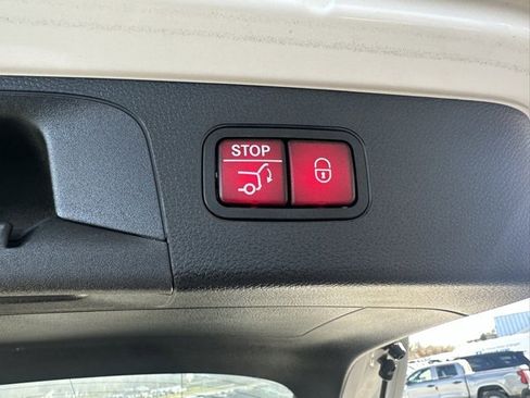 Used 2021 Mercedes-Benz GLC 300 GLC 300 image 23