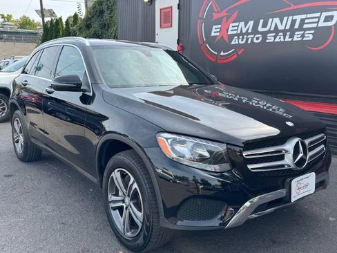 Used 2017 Mercedes-Benz GLC 300 4MATIC image 5