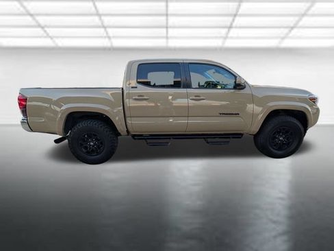 Used 2020 Toyota Tacoma SR5 RWD image 27