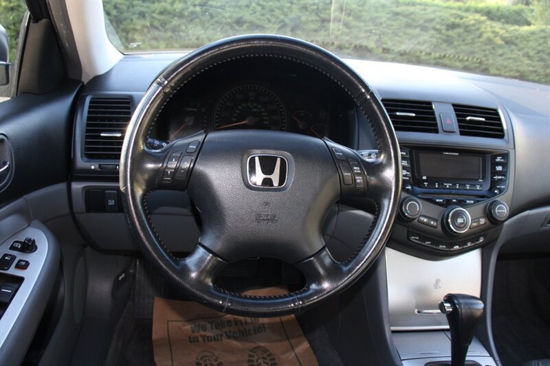 Used 2005 Honda Accord Hybrid Sedan image 16