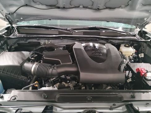 Used 2021 Toyota Tacoma TRD Off-Road image 47