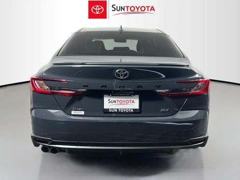 Used 2026 Toyota Camry SE w/ Convenience Package FWD image 5