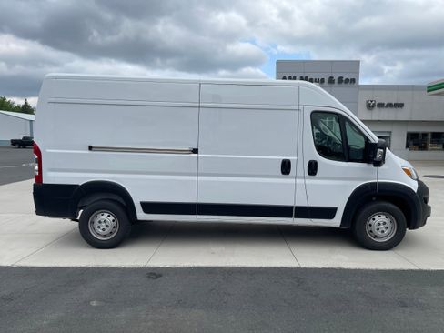 Used 2023 RAM ProMaster 2500 image 8