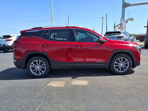 Used 2024 GMC Terrain SLT FWD image 8