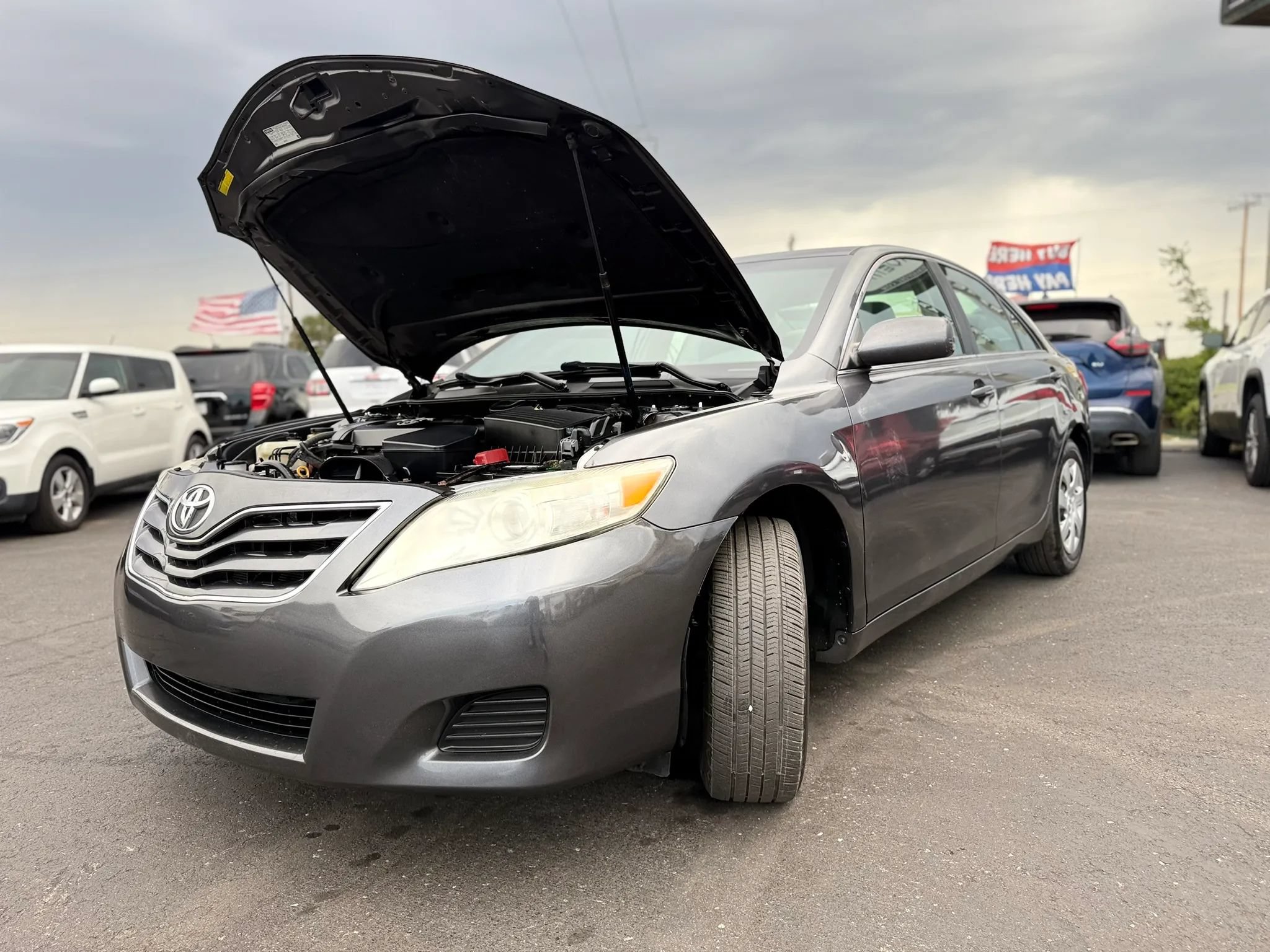 Used 2010 Toyota Camry LE FWD image 8