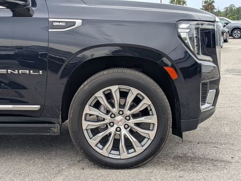Used 2023 GMC Yukon Denali AWD/4WD image 11