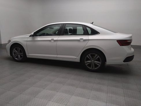 Used 2024 Volkswagen Jetta SE image 3