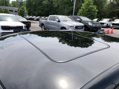 Used 2022 Dodge Charger Scat Pack w/ Dynamics Package RWD image 9