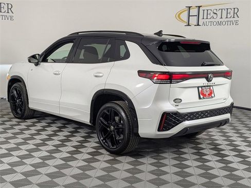 Used 2026 Volkswagen Tiguan SE R-Line image 5