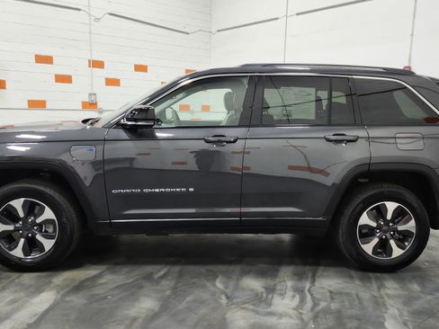 Used 2023 Jeep Grand Cherokee 4WD 4xe image 16