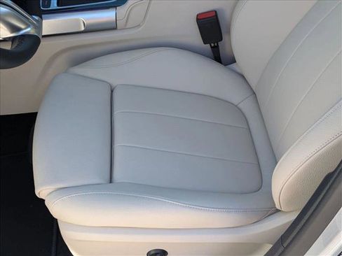 Used 2026 Mercedes-Benz GLB 250 image 4