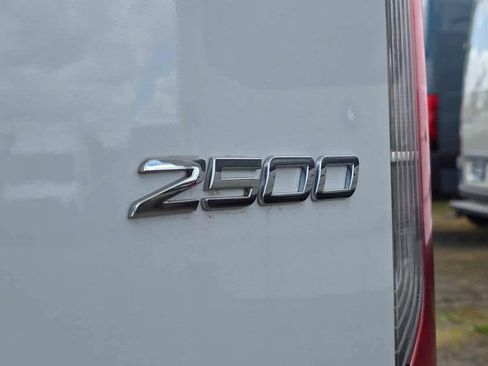 Used 2025 Mercedes-Benz Sprinter 2500 image 18