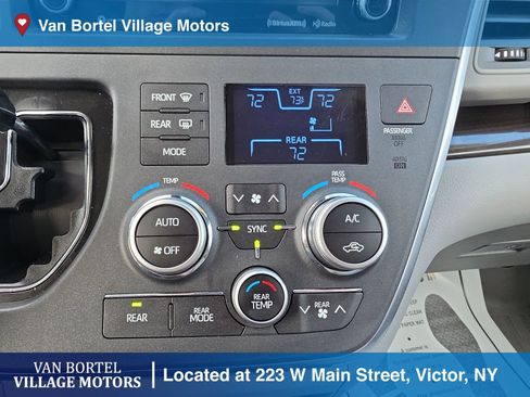 Used 2019 Toyota Sienna XLE w/ XLE Navigation Package FWD image 22
