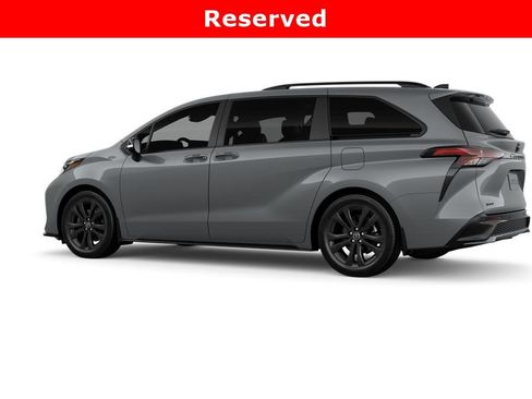 New 2026 Toyota Sienna XSE image 5
