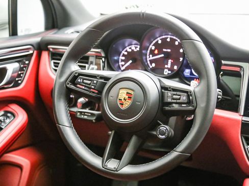 Used 2022 Porsche Macan S AWD/4WD image 19