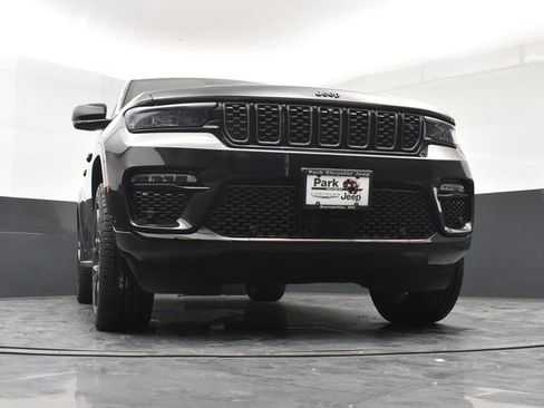 Used 2024 Jeep Grand Cherokee Summit AWD/4WD image 19