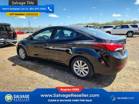 Used 2014 Hyundai Elantra SE w/ Option Group 02 FWD image 3