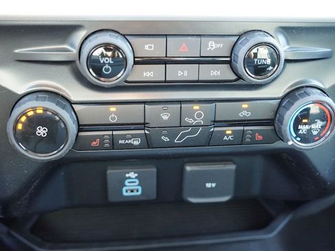 New 2026 Ford F250 XLT w/ XLT Premium Package AWD/4WD image 14