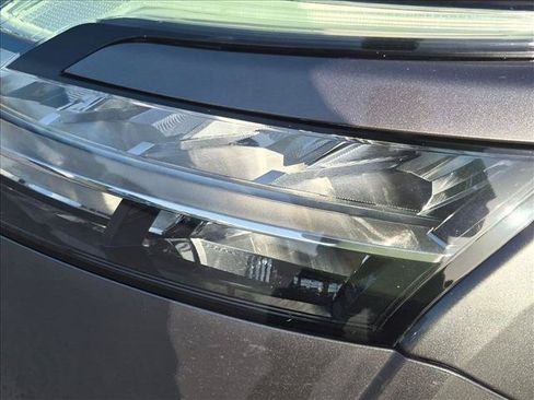 Used 2022 Nissan Pathfinder SL FWD image 6
