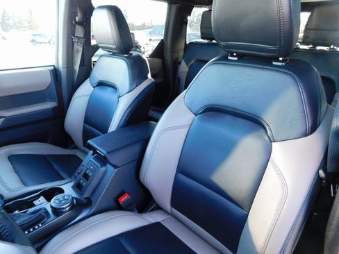 Used 2023 Ford Bronco Wildtrak image 16