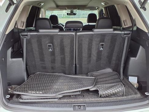 Used 2022 Volkswagen Atlas SEL Premium image 25