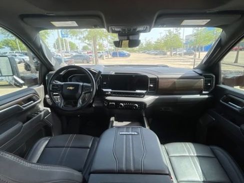 Used 2025 Chevrolet Silverado 3500 High Country w/ High Country Premium Package AWD/4WD image 9