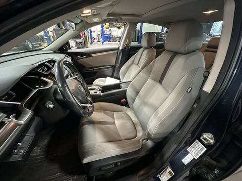 Used 2020 Honda Civic EX image 17