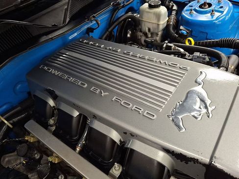 Used 2010 Ford Mustang GT image 28