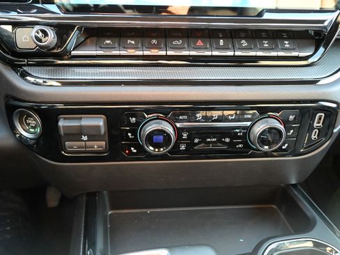 Used 2024 Chevrolet Silverado 1500 ZR2 w/ Technology Package image 27