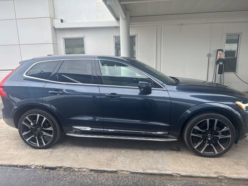 Certified 2023 Volvo XC60 B5 Ultimate w/ Protection Package Premier FWD image 4