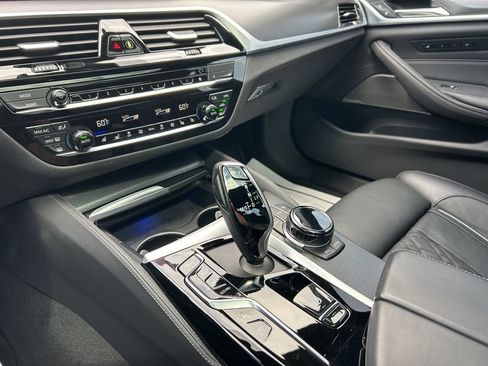 Used 2023 BMW M550i xDrive w/ Executive Package AWD/4WD image 24