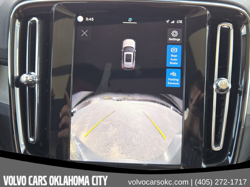Certified 2025 Volvo XC40 B5 Core AWD/4WD image 19