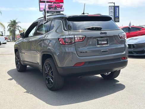 Used 2023 Jeep Compass Latitude AWD/4WD image 10