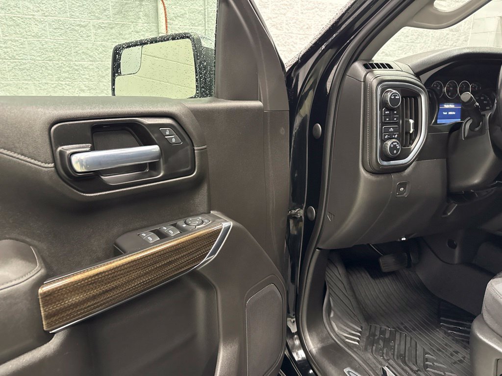 Used 2021 Chevrolet Silverado 1500 LT AWD/4WD image 16