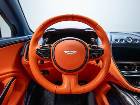 Used 2021 Aston Martin DBX AWD/4WD image 33