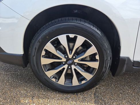 Used 2017 Subaru Outback 2.5i Limited AWD/4WD image 27