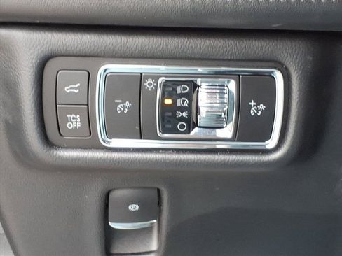 Used 2023 Lincoln Nautilus Reserve w/ Monochromatic Package image 16