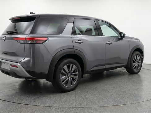 Used 2025 Nissan Pathfinder SV image 9